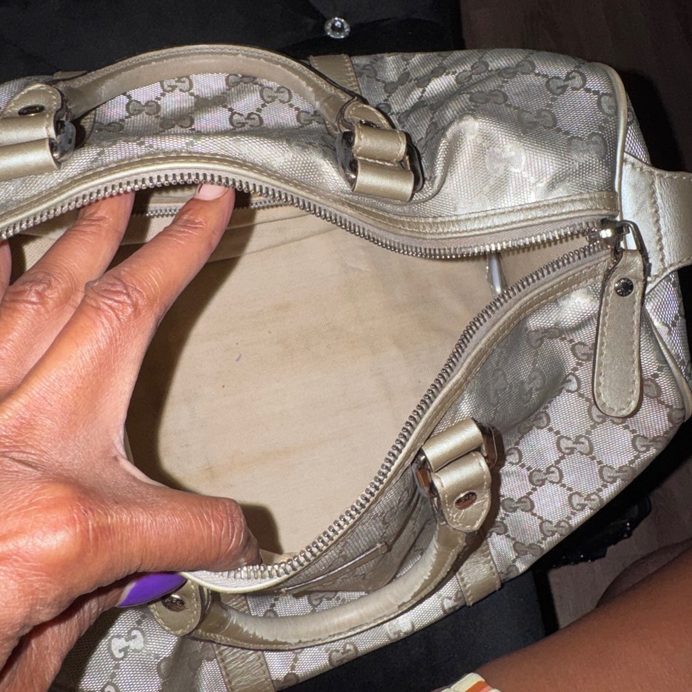 Gucci Metallic Silver Monogram Travel Bag - Picture 6 of 7